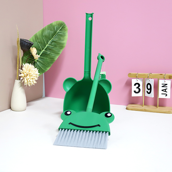 8206 Dodo-Do-Frog Children's Set of Sweeps - 이미지 3