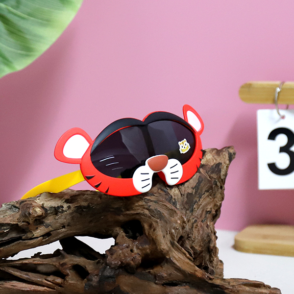 83028 Tiger Children's Sunglasses - Image 3