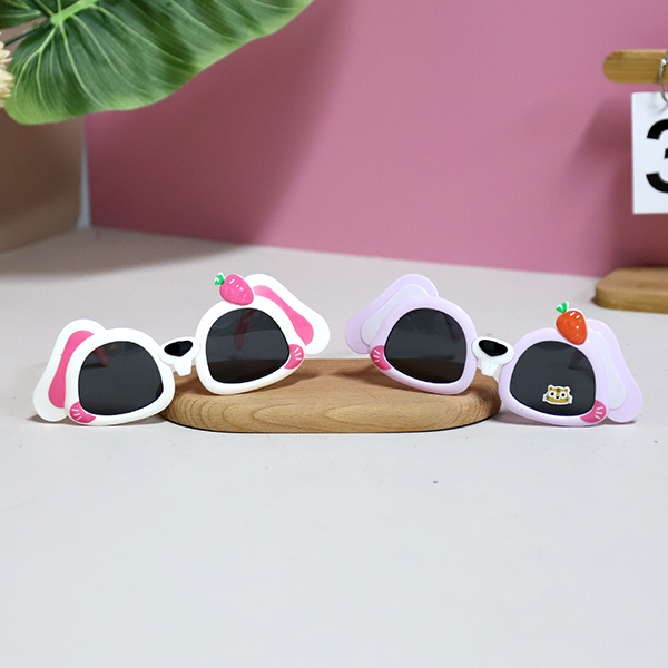83013 Strawberry Dog Sunglasses - Image 4