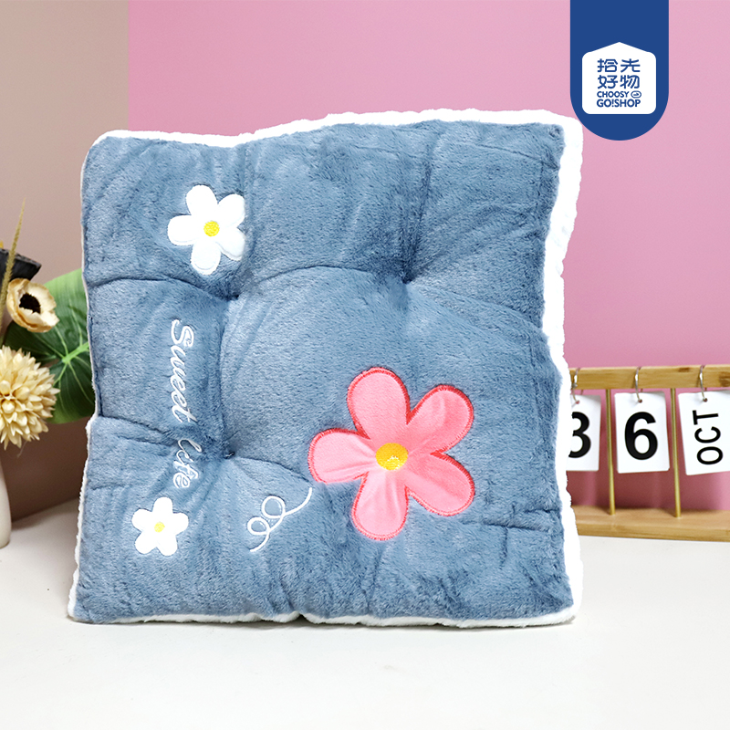 Rabbit hair flower cushion