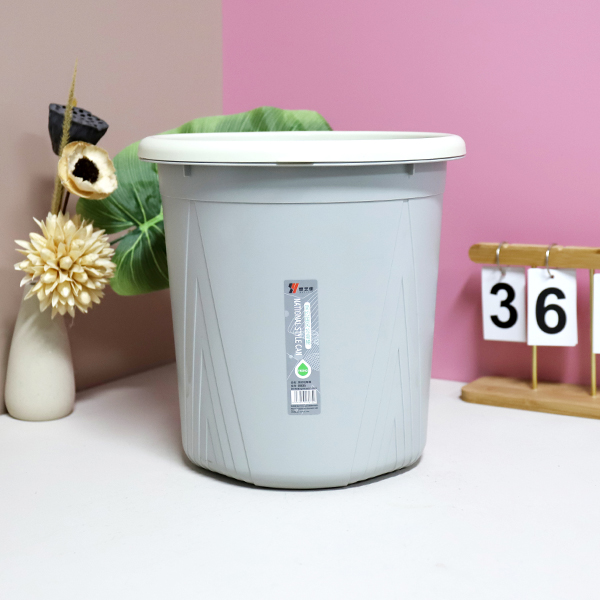8805 triangle trash can (small) - Image 3