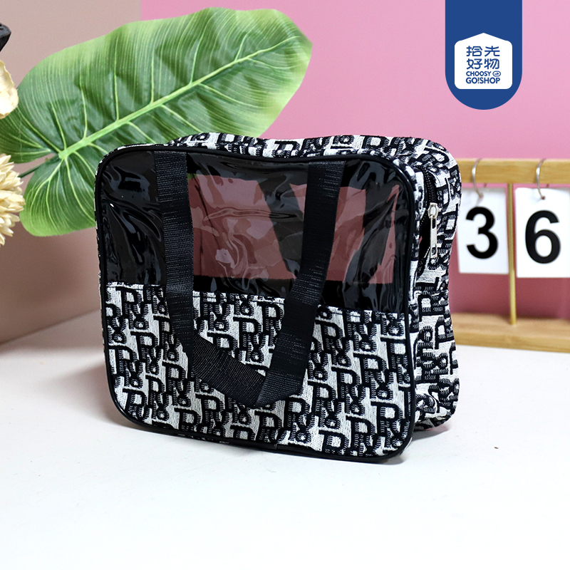 075 Houndstooth Tabbed Bath Bag