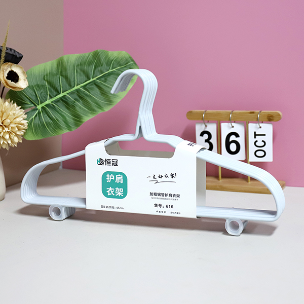 * 616 empty tube light-colored clothes hanger (pack of 8)