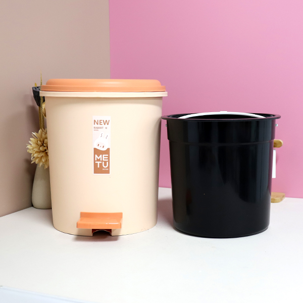 Mi Tu -326 Round Pedal Sanitary Trash