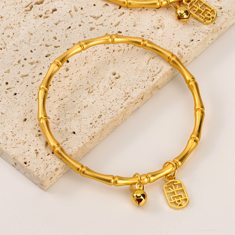 Golden Slub Hanging Bracelet