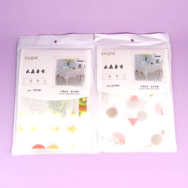 203855 straight edge crystal tablecloth 152*152CM