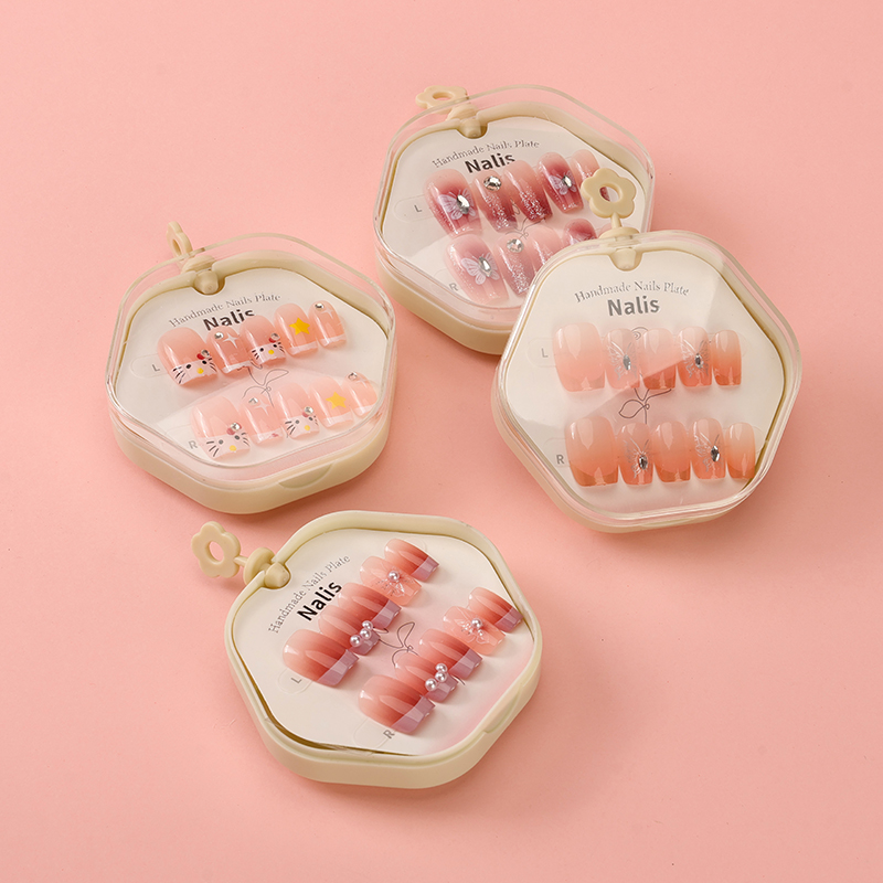 Calf Youchuang-Diamond Short Fake Nails