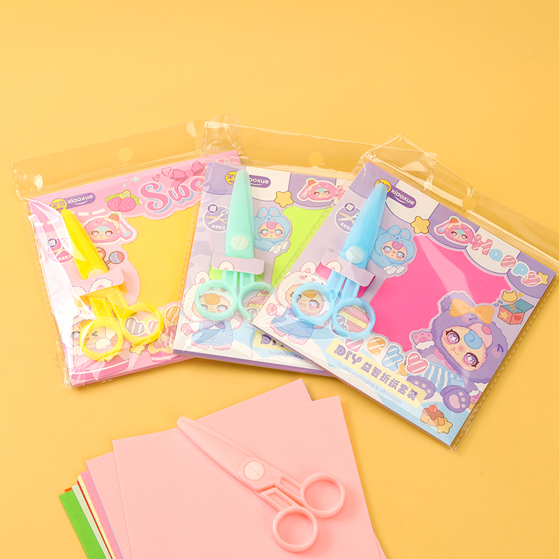 XX-31 wow three years old origami scissors (15*15)