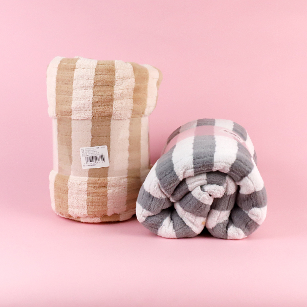 8334 Waffe Cut-Edge Bath Towels