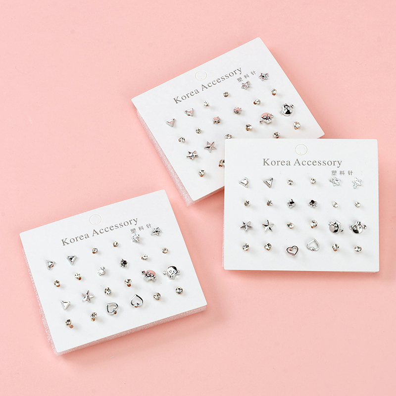 Bông tai đinh bằng nhựa đóng gói (12 đôi), ngẫu nhiên