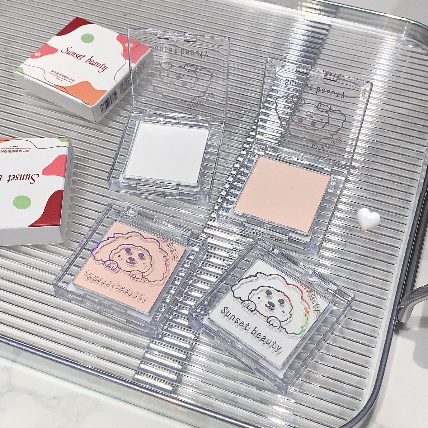 Monochrome Cartoon Eye Shadow