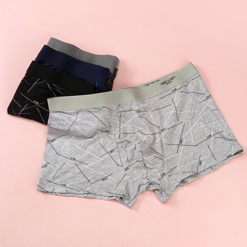 Mixed milk cotton men's underwear (size random)