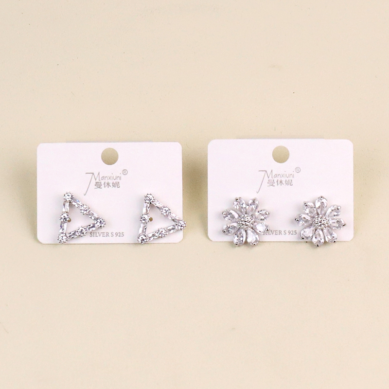 Luxury Diamond Stud Earrings (Mixed)