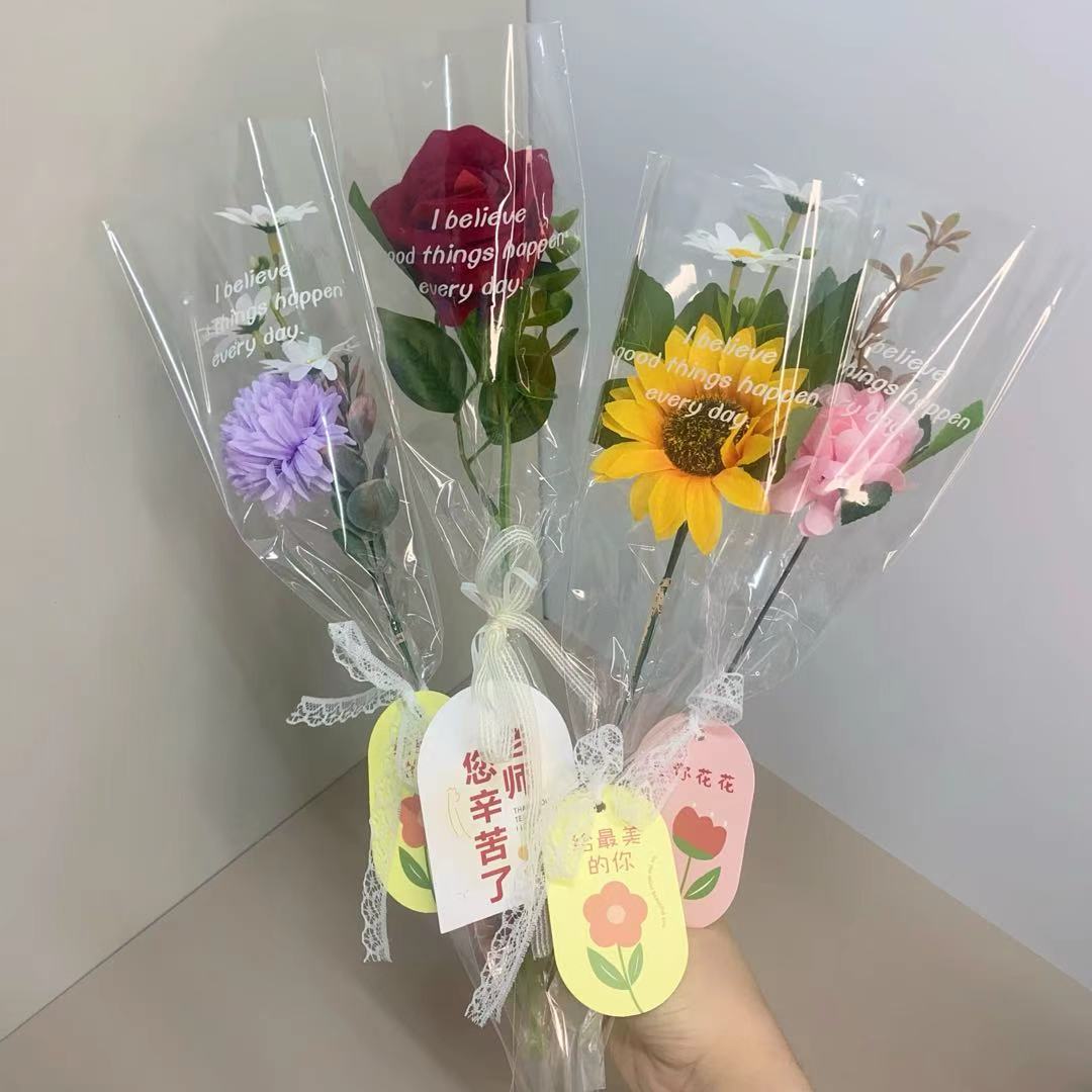 Le resident 1026 meet small bouquet