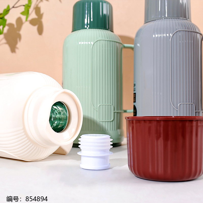 9003 Insulated Bottle 1.6L / No Return or Exchange