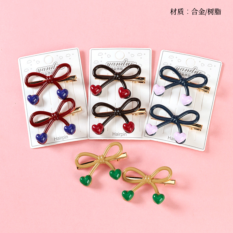 Boxed Love Bow Accessories Pair Duck Clip
