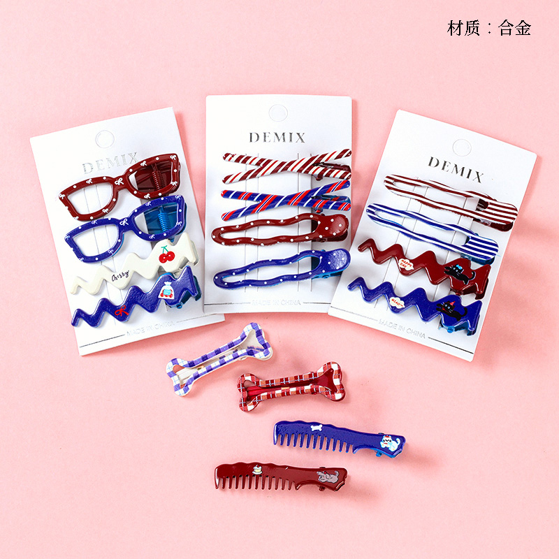 Boxed Two Pair of Dopamine Styling Duck Clips