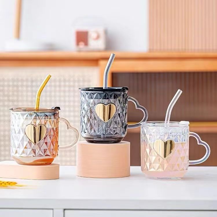 Favan Love Glass Cup (straw with lid, 420ml)