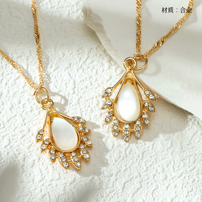 Water Drop Cat's Eye Necklace