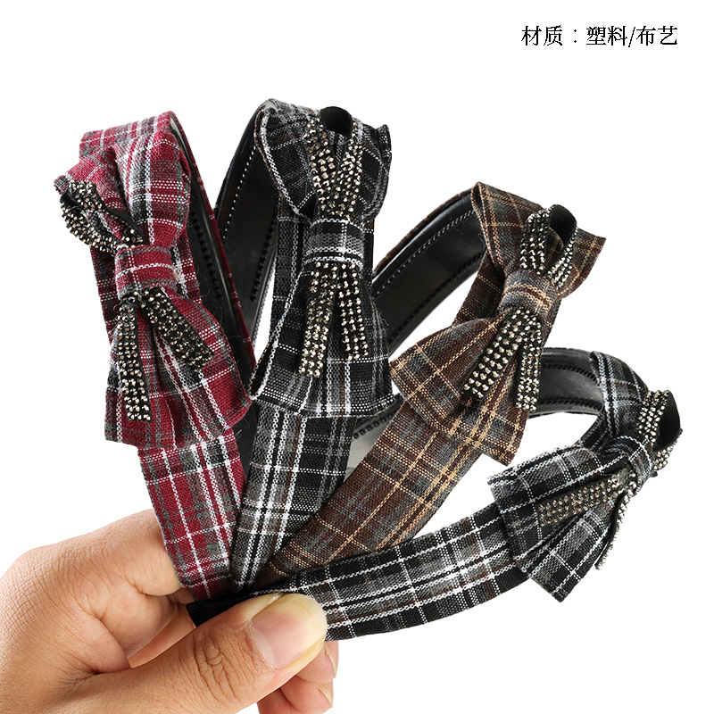 Rhinestone bow tie check buckle