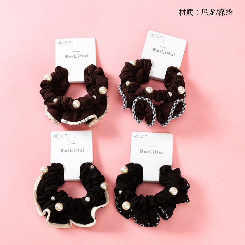 Basket with two beaded edging loops