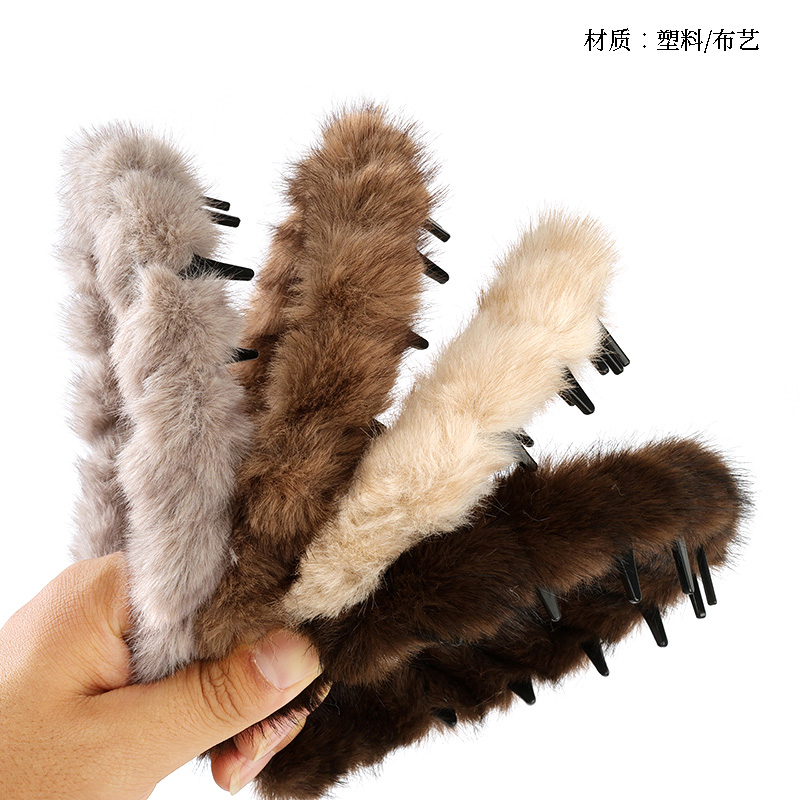 Mink hair with toothed head buckle