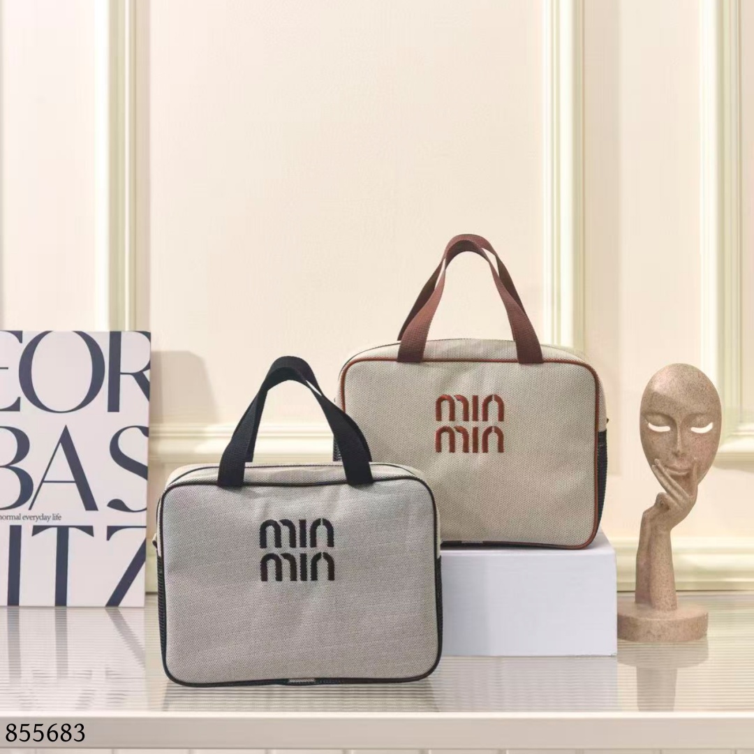 1570 Toiletry Bag (1 x 5)