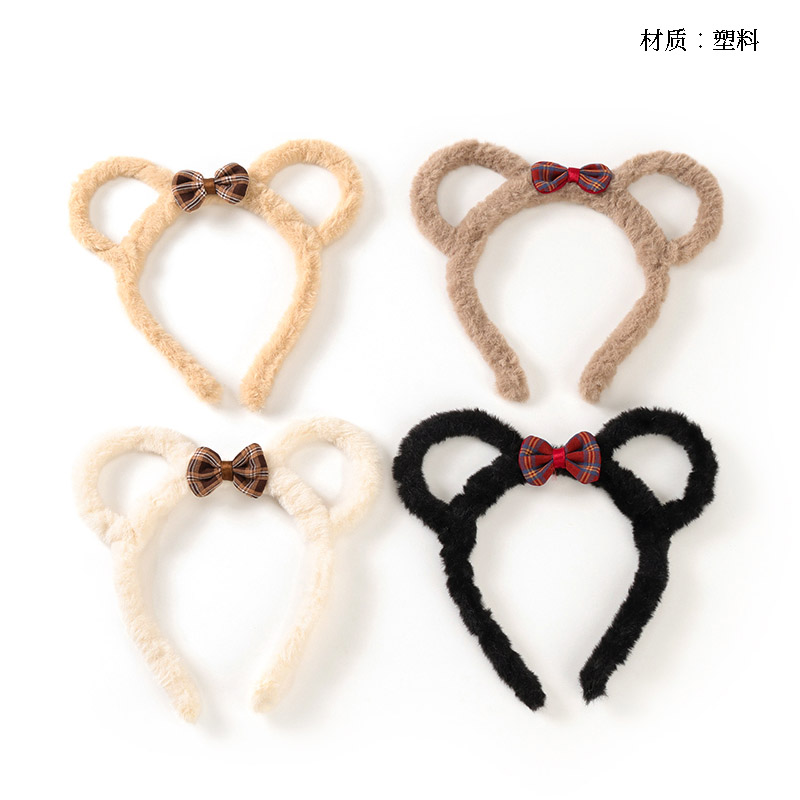 Creamy bow tie ears plush clasp