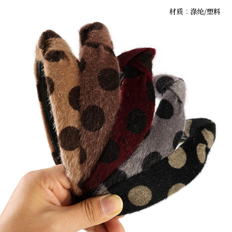 Plush Dot Knot Buckle