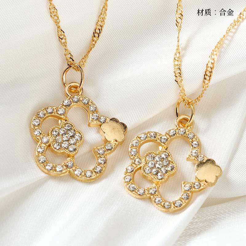 Hollow Full Diamond Flower Necklace