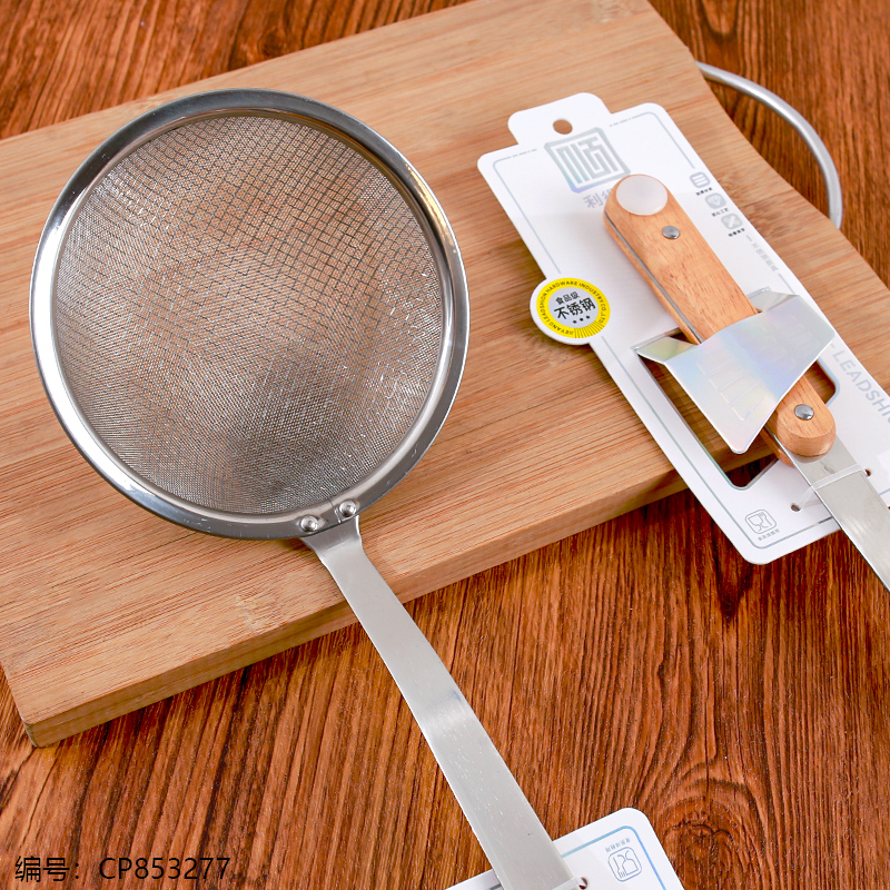 930 Double-Nail Wood Handle Strainer (14cm) 1 x 12