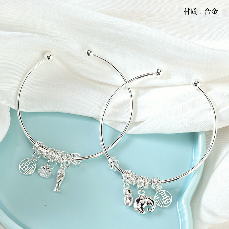 Simple Fashion Pendant Opening Bracelet