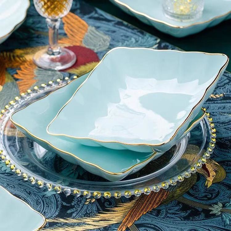 7-inch Floral Edge Square Plate