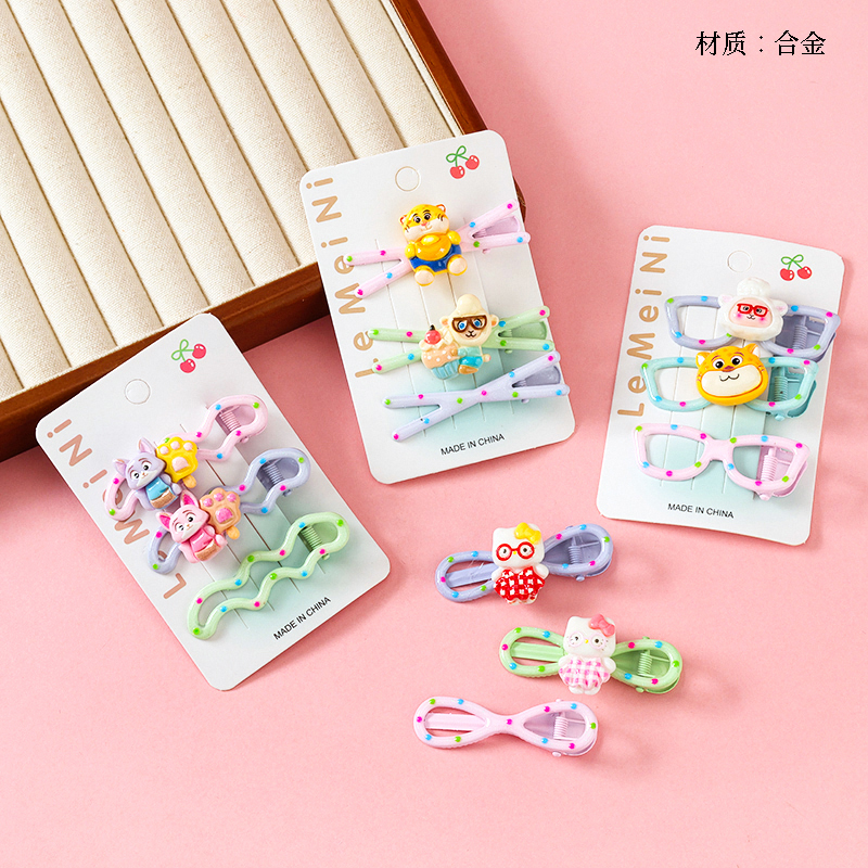 Boxed color dot cartoon accessories duck clip