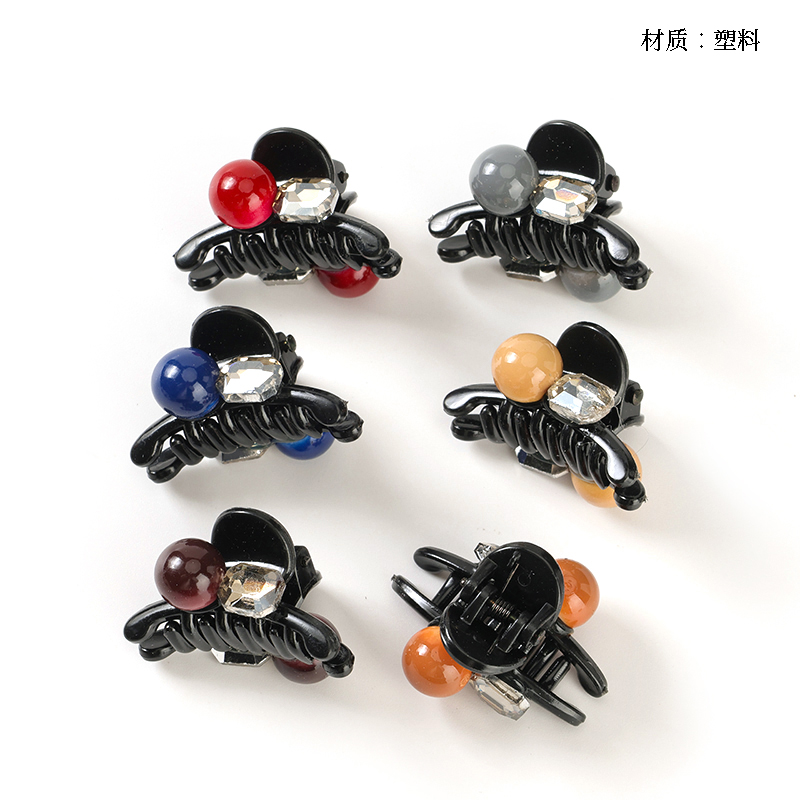 Boxed Two Zircon Pearl Small Claw