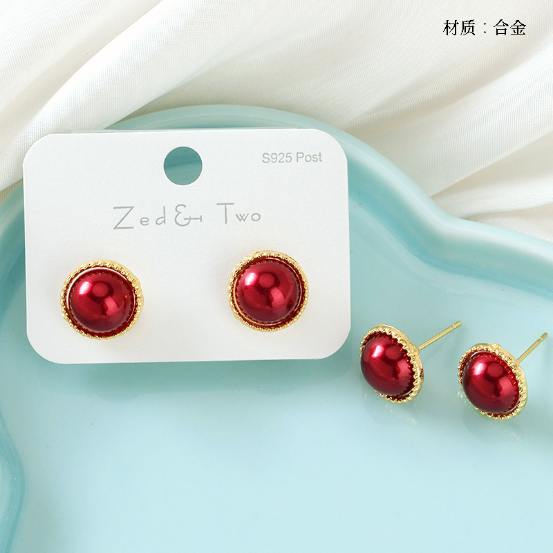 Long red gold-edged pearl stud earrings