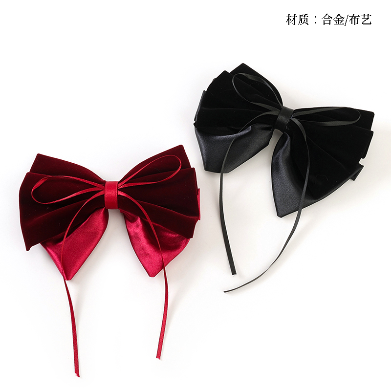 Boxed New Double Pin Bow Duck Clip