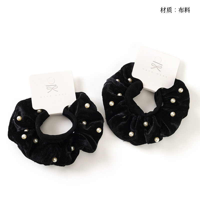 Boxed gold velvet beaded large intestine ring (1 1)