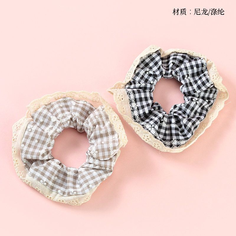 Boxed new lace plaid large intestine ring