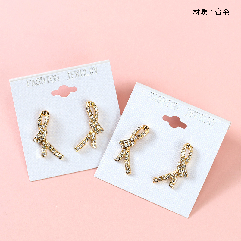 New point drill strap earrings