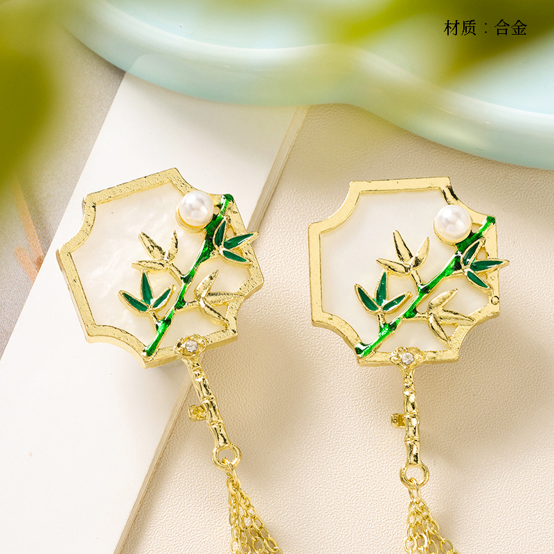 New Guofeng tassel brooch