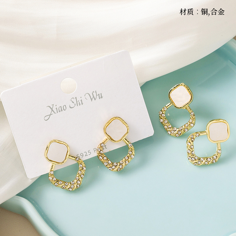 French diamond diamond stud earrings