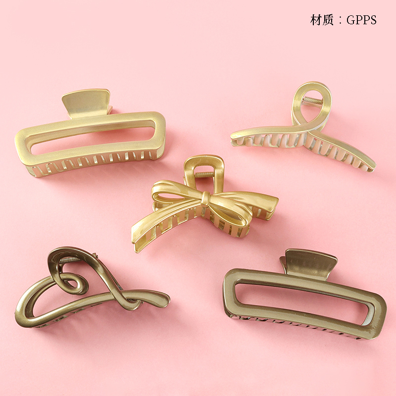 13 male golden pearlescent claws