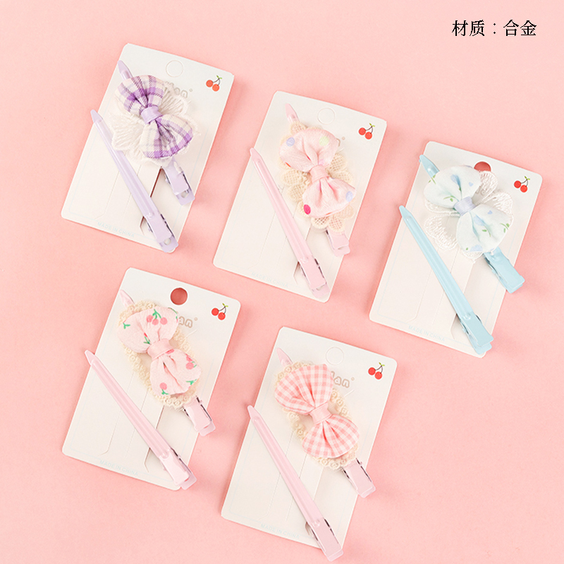 Boxed printed lace bow tie pointed duck clip