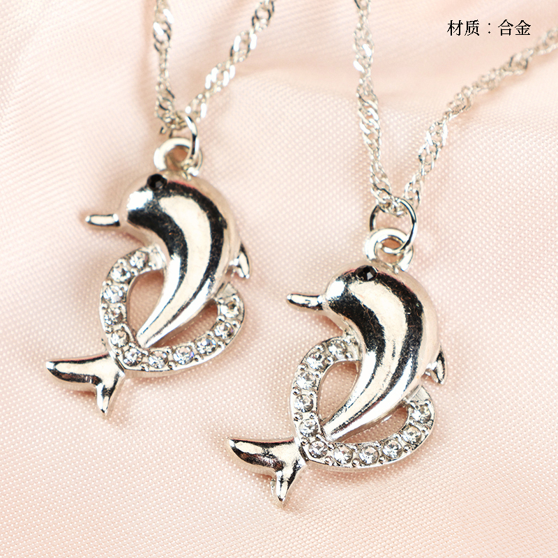 Dot Diamond Love Dolphin Necklace