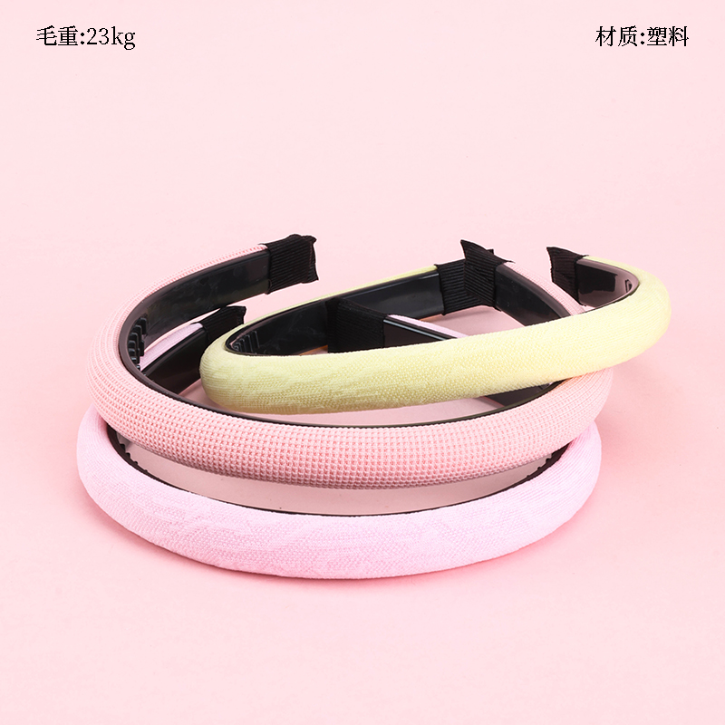 Simple monochrome sponge head buckle