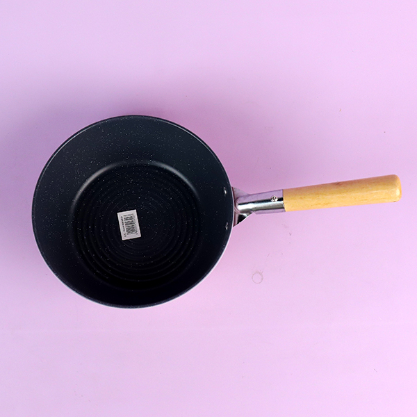 18 cm Wooden Handle Oil Collecting Milk Pot 108100037