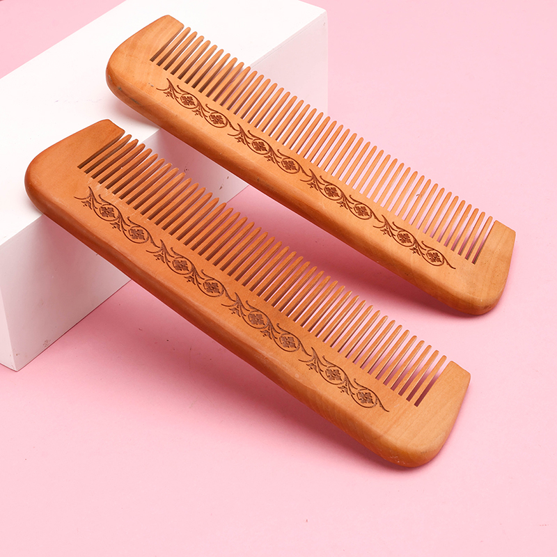 Fish Wood Comb Random 005
