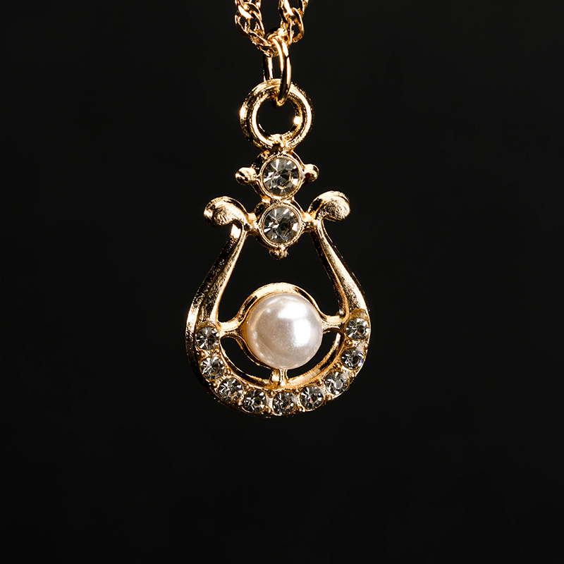 Hollow Pearl Coin Purse Necklace