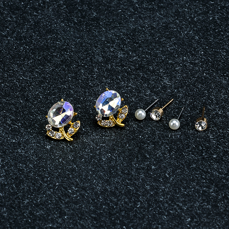 Simple Zircon Flower Ear Studs Set